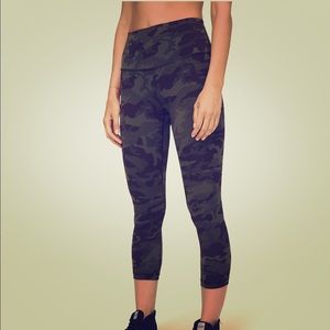 Lululemon Align Crop 21” incognito Camo SOLD OUT